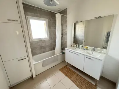 Salle de bains dans l'établissement Escapade Féline