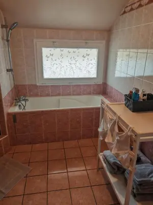 Salle de bains dans l'établissement Maison de campagne sur puyoo