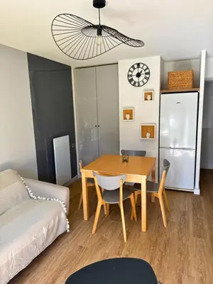 Cuisine ou kitchenette dans l'établissement L'Eclat Terrasse - Piscine - Tennis