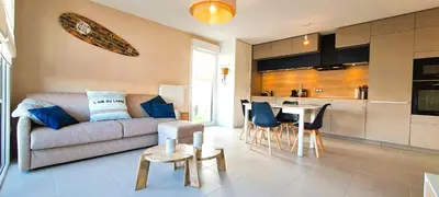 Cuisine ou kitchenette dans l'établissement L'air du large superbe T3 lumineux avec jardin