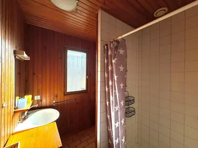 Salle de bains dans l'établissement Rouge Gorge - Studio à 500m des plages
