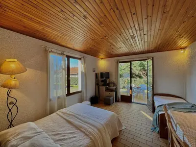 Un ou plusieurs lits dans un hébergement de l'établissement Colibri - Studio à 500m des plages