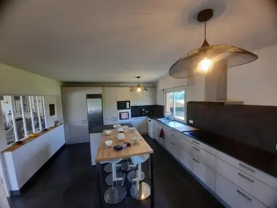 Cuisine ou kitchenette dans l'établissement Villa de Campagne au bord de l'Adour