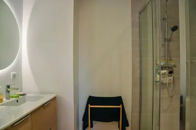 Plan de l'établissement L'Azalée, city center apartment