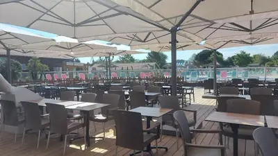 Piscine de l'établissement Le Cozy'Land - Mobilhome Camping La Réserve ou située à proximité