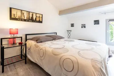 Un ou plusieurs lits dans un hébergement de l'établissement Maison proche du lac !