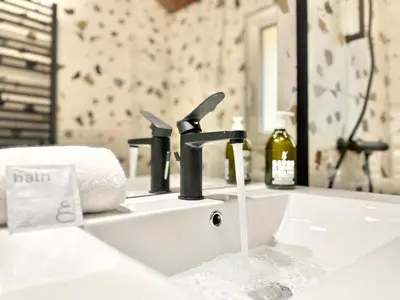 Salle de bains dans l'établissement Le Terrazzo - Élégant - Centre - Balcon - Lumineux