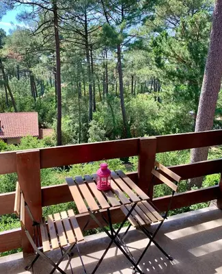 Balcon ou terrasse dans l'établissement Appartement cosy au calme - Seignosse Les bourdaines