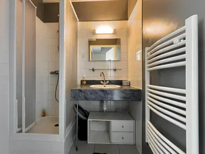 Salle de bains dans l'établissement Bleu Courant - T4 avec balcon vue courant