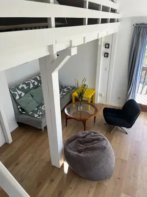 Un ou plusieurs lits dans un hébergement de l'établissement Lovely studio perfect for couples close to beach