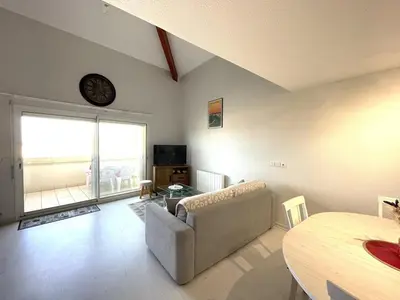Télévision ou salle de divertissement dans l'établissement T2 Mezzanine, 5 Pers, Face Océan à Vieux-Boucau - FR-1-379-180