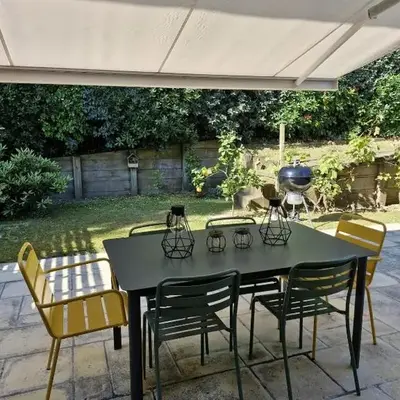 Holiday home for families close to shops and beach