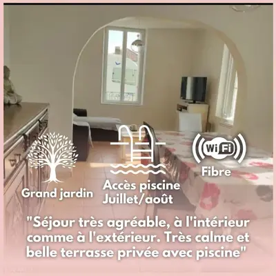 Télévision ou salle de divertissement dans l'établissement Maison cosy à la campagne, piscine et tranquillité