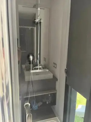Salle de bains dans l'établissement Chalet accueillant à Saint-Vincent-de-Tyrosse avec jardin