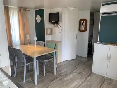 Cuisine ou kitchenette dans l'établissement La Plage 4 étoiles emplacement C41 3CH 1SDB 6 personnes