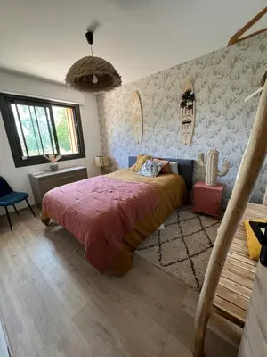 Un ou plusieurs lits dans un hébergement de l'établissement Villa avec piscine 3 chambres 6 couchages