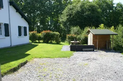 Jardin de l'établissement Cottage Narbay 2 personnes