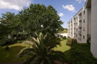 Jardin de l'établissement Residence Les Chenes