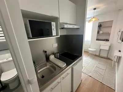 Cuisine ou kitchenette dans l'établissement Studio refait à neuf, lumineux - 131