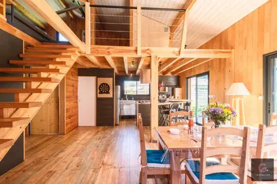 Cuisine ou kitchenette dans l'établissement Gastes, Charmant chalet en bois avec Jacuzzi 6 pers