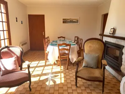 Coin salon dans l'établissement Maison charmante près de l'océan à Lit-et-Mixe - FR-1-50-170