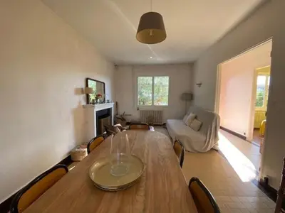 Télévision ou salle de divertissement dans l'établissement Maison au calme à Gujan Mestras