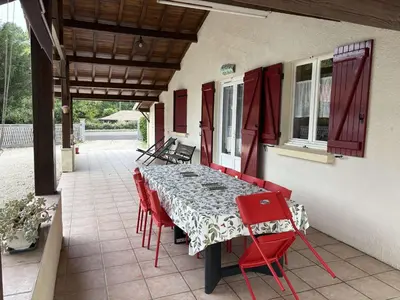 Balcon ou terrasse dans l'établissement Villa rénovée près du lac, Biscarrosse - FR-1-831-2