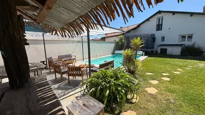 Piscine de l'établissement Villa TIKI BAR piscine chauffée 4 chambres ou située à proximité