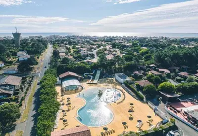 Piscine de l'établissement Mobil Home ou située à proximité