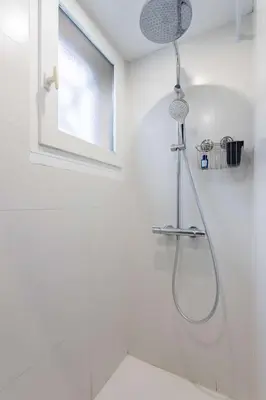 Salle de bains dans l'établissement Séjour au lac à Biscarrosse !