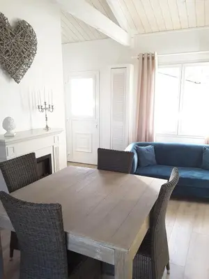 Coin salon dans l'établissement Maison proche du Bassin d'Arcachon