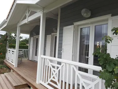 Balcon ou terrasse dans l'établissement Maison proche du Bassin d'Arcachon
