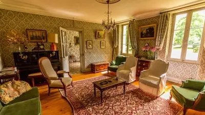 Coin salon dans l'établissement Grande demeure familiale