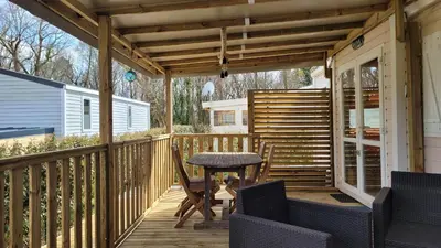 Balcon ou terrasse dans l'établissement Joli Mobilhome 4 personnes proche Mimizan océan et lac