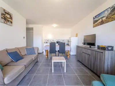 Cuisine ou kitchenette dans l'établissement Appartement T3 neuf à Mimizan, 4 pers, proche centre, jardinet, parking inclus - FR-1-50-173