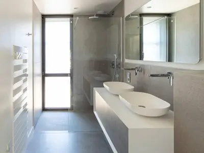 Salle de bains dans l'établissement Villa de Luxe Contemporaine à Hossegor - FR-1-791-39