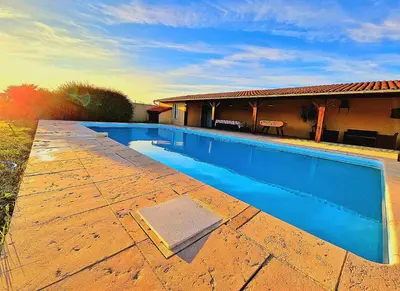 Piscine de l'établissement Woodstudio ou située à proximité