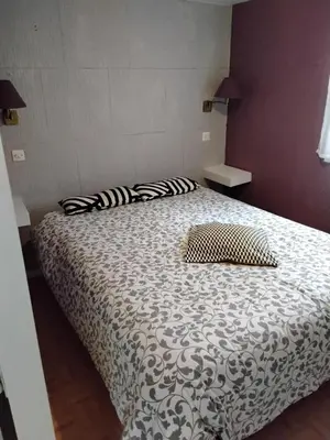 Un ou plusieurs lits dans un hébergement de l'établissement Mobile home camping Etche Zahar Urt