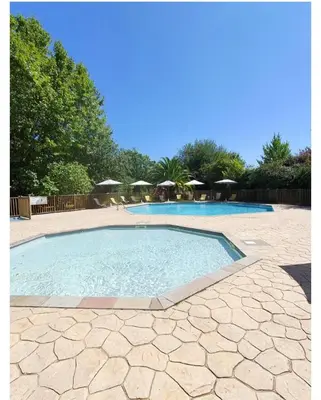 Piscine de l'établissement Mobile home camping Etche Zahar Urt ou située à proximité