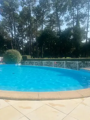 Piscine de l'établissement Ocean and forest golf studio ou située à proximité
