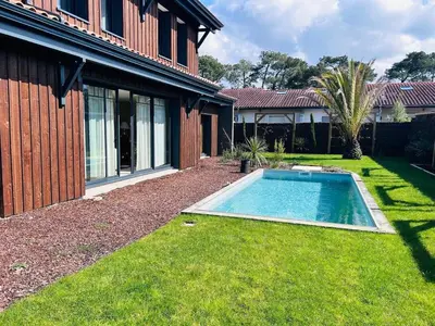 Piscine de l'établissement New house, everything within walking distance, swimming pool ou située à proximité