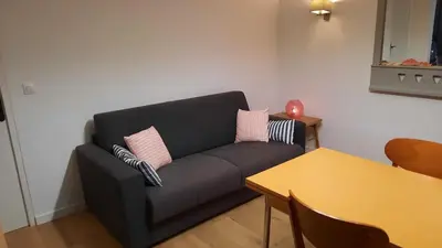 Coin salon dans l'établissement L'appartement Verdalle, proche de la plage de La Hume