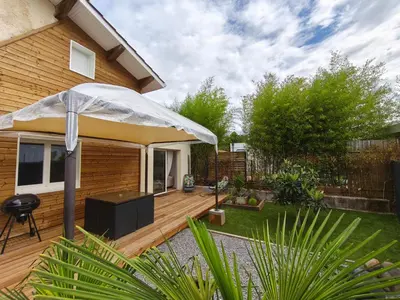 Jardin de l'établissement Maison duplex Bisca avec jardin
