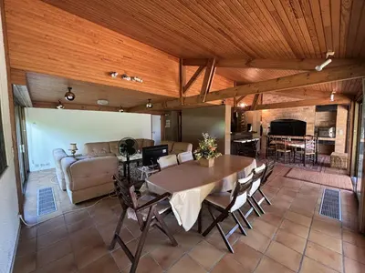 Coin salon dans l'établissement Maison Landaise d'Architecte - 8 Pers - Biscarrosse Bourg - FR-1-319-609