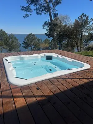 Piscine de l'établissement Villa-SONNIER-Biscarrosse ou située à proximité