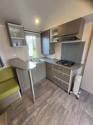 Cuisine ou kitchenette dans l'établissement mobil home