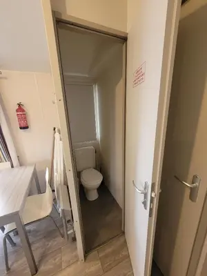 Salle de bains dans l'établissement mobil home