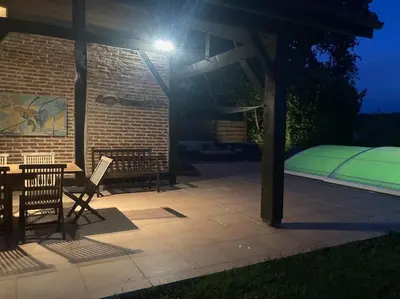 Terrasse ou espace extérieur de l'établissement Gavial - Grande maison avec piscine