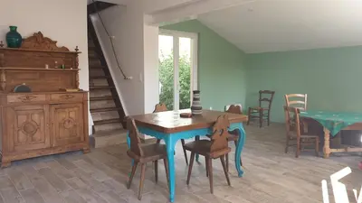 Coin salon dans l'établissement Le Gîte du Lac d'Hostens