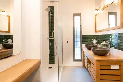 Salle de bains dans l'établissement Villa des Landes - Seignosse - jacuzzi